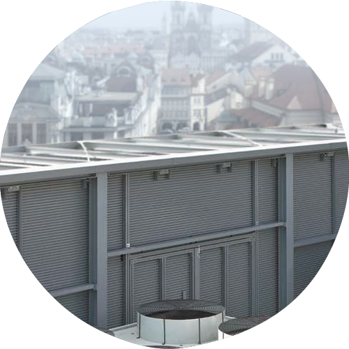 Rooftop with DUCO screening to contain the noise pollution for the environment
