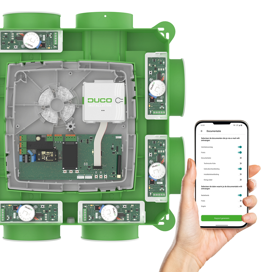 Geopende DucoBox Focus met de installatiewizard van de Duco Installation App