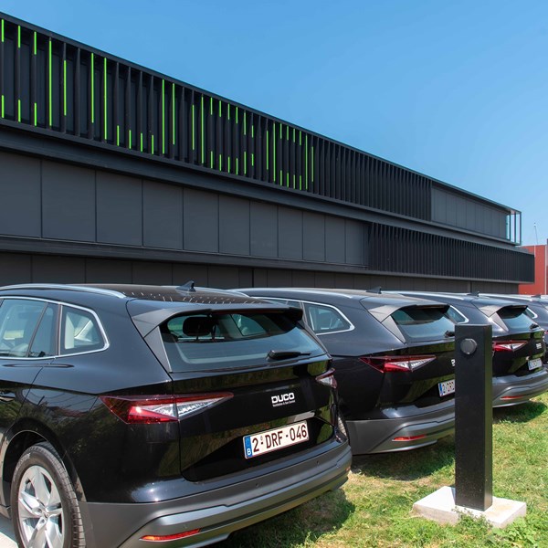 DUCO s’engage sur la voie de la durabilité en rendant son parc automobile plus écologique DUCO s’engage sur la voie de la durabilité en rendant son parc automobile plus écologique