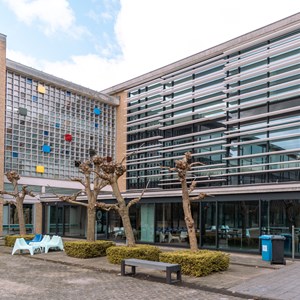 Esthetische, duurzame zonwering bij Howest Campus Brugge Esthetische, duurzame zonwering bij Howest Campus Brugge