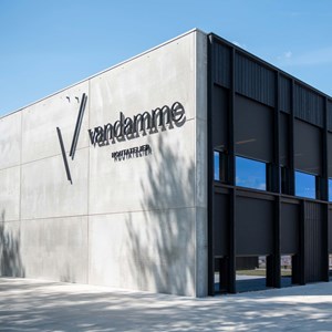 Vandamme Houtatelier opte pour protection solaire en toile esthétique et fonctionnelle Vandamme Houtatelier opte pour protection solaire en toile esthétique et fonctionnelle