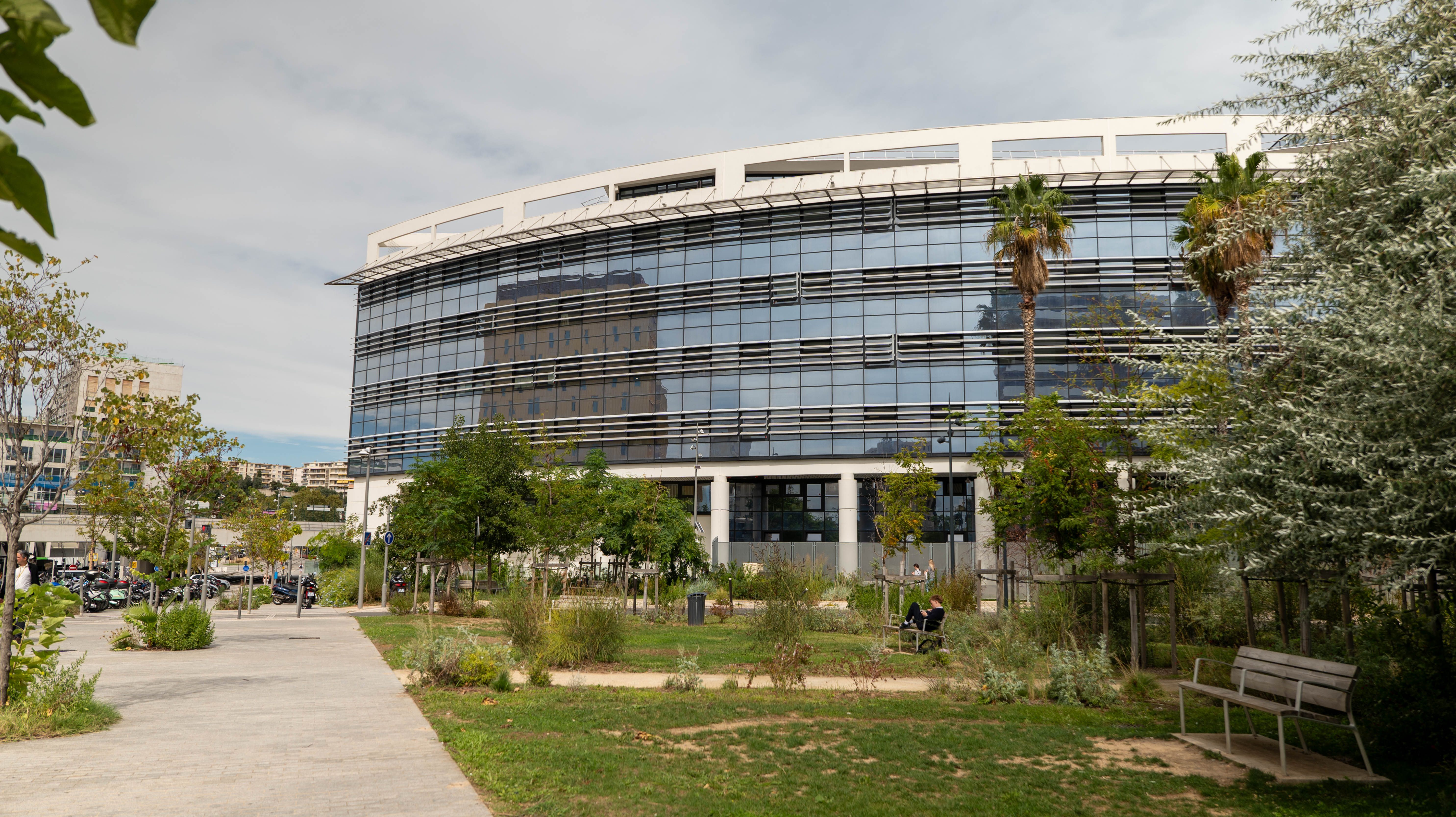 Un confort thermique optimal grâce aux brise-soleil DUCO