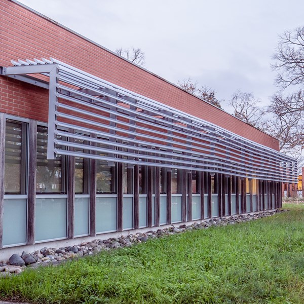 Brise-soleil DUCO pour une protection solaire optimale chez ENSFEA