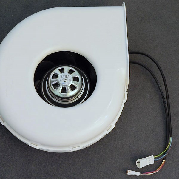 Comment entretenir les ventilateurs de la DucoBox Energy Comfort D325 ?