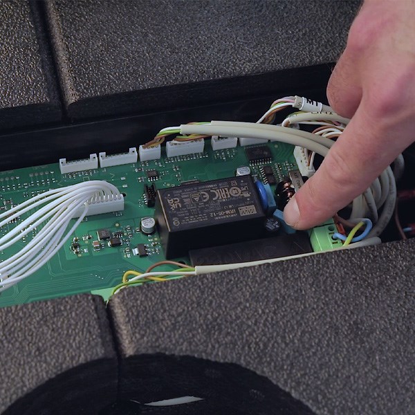 Comment entretenir le circuit imprimé de la DucoBox Energy Comfort Plus ?
