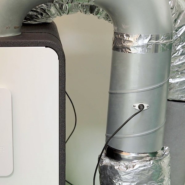 Comment procéder pour installer le capteur d'humidité dans la DucoBox Energy Comfort ?