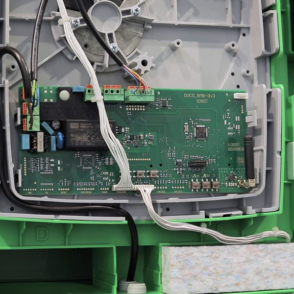 Hoe de printplaat van de DucoBox Silent Connect vervangen?