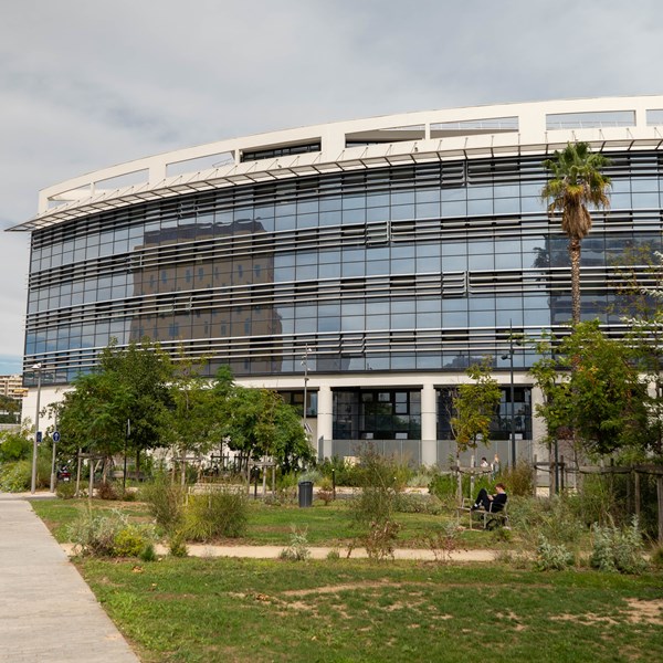 Un confort thermique optimal grâce aux brise-soleil DUCO