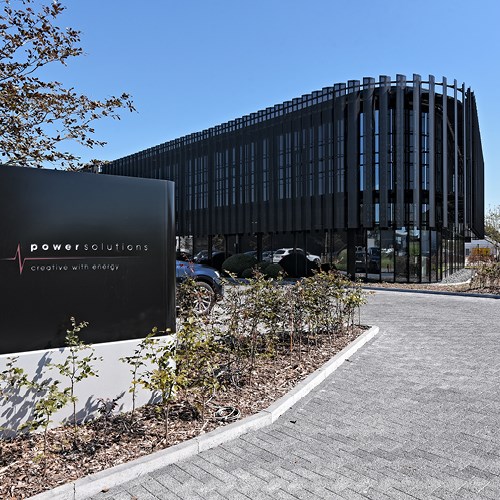 DucoSun Wing lamellen voor kantoorgebouw Power Solutions